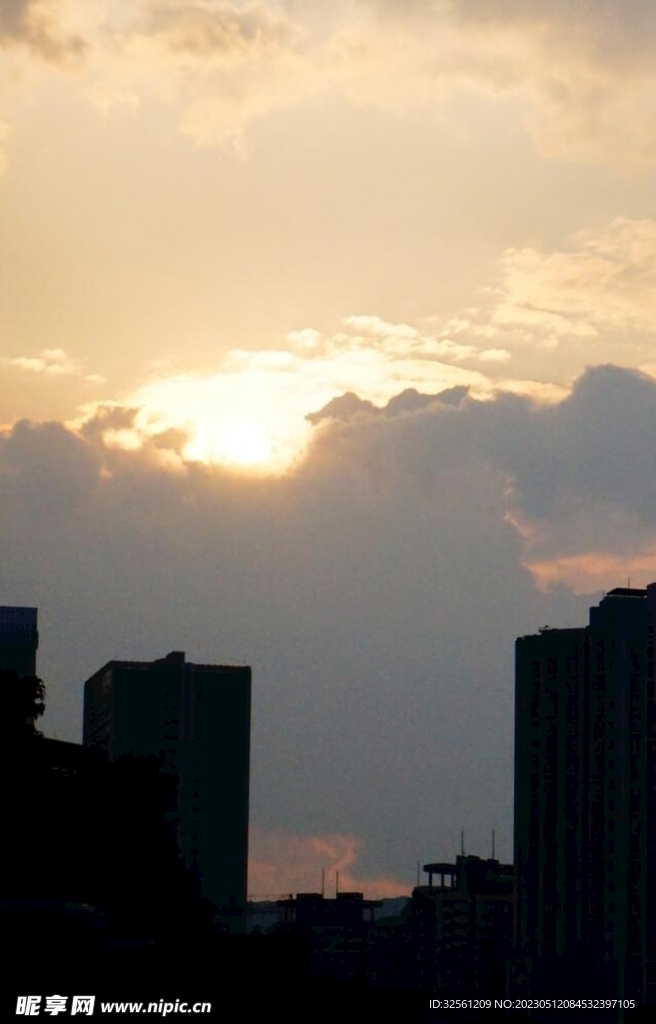 天空夕阳风景照