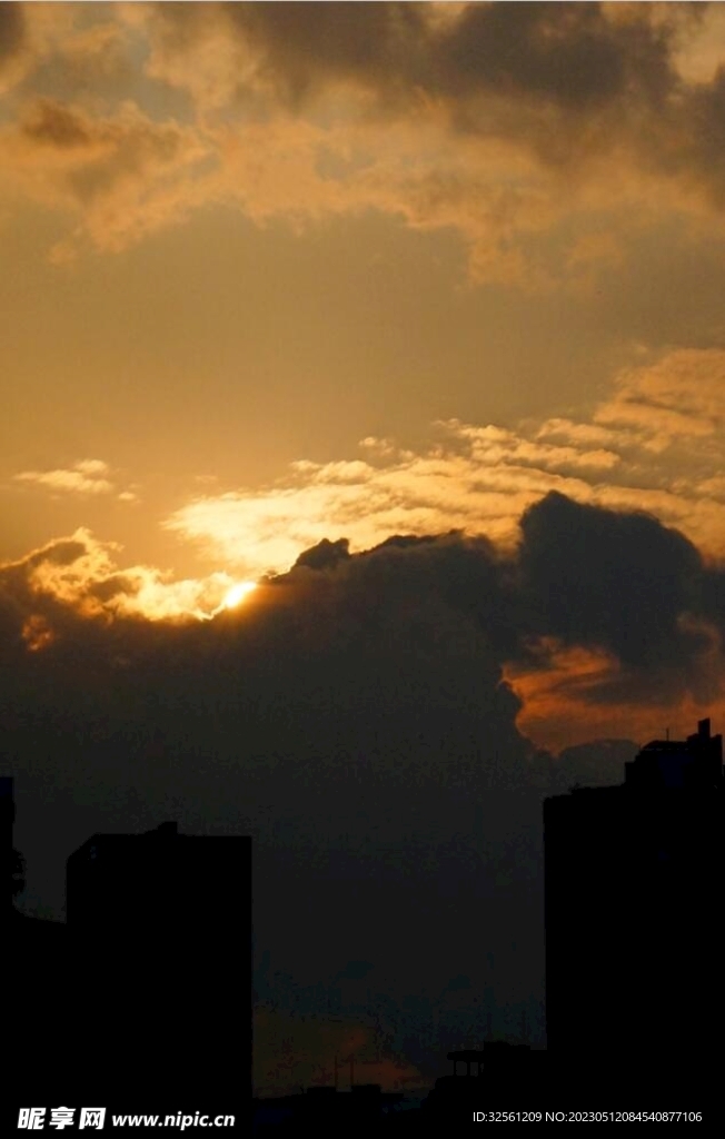 天空夕阳风景照