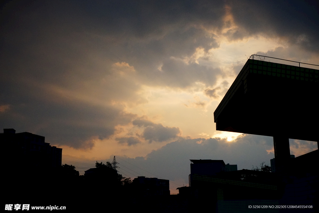 天空夕阳风景照