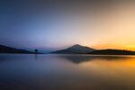 湖畔黄昏