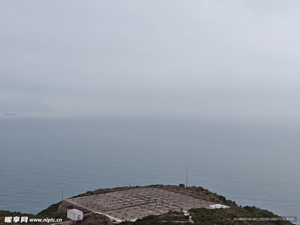 雾霾海边