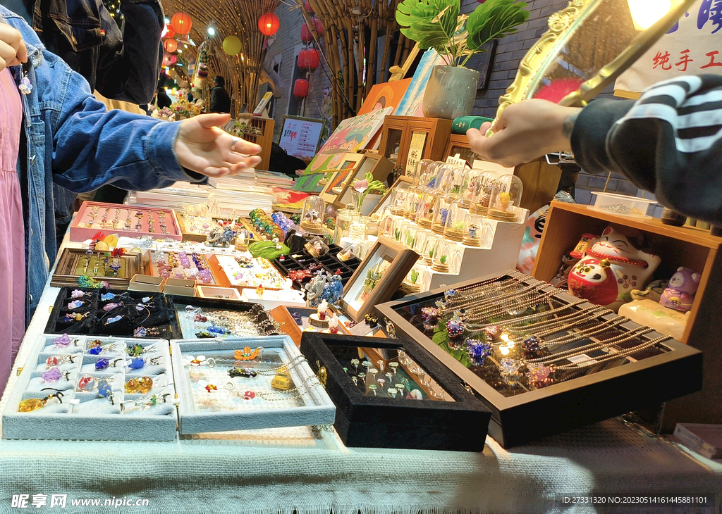 夜市手工饰品展台