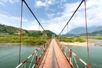 山村吊桥