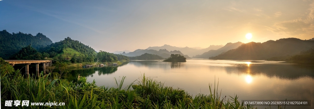 湖畔夕阳