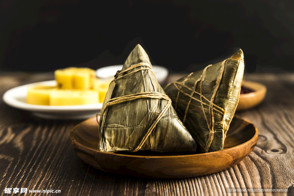 端午包粽子