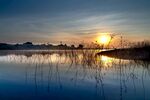 湖畔夕阳