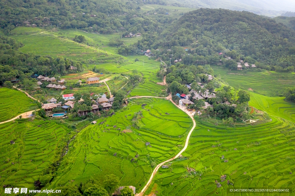 美丽山村