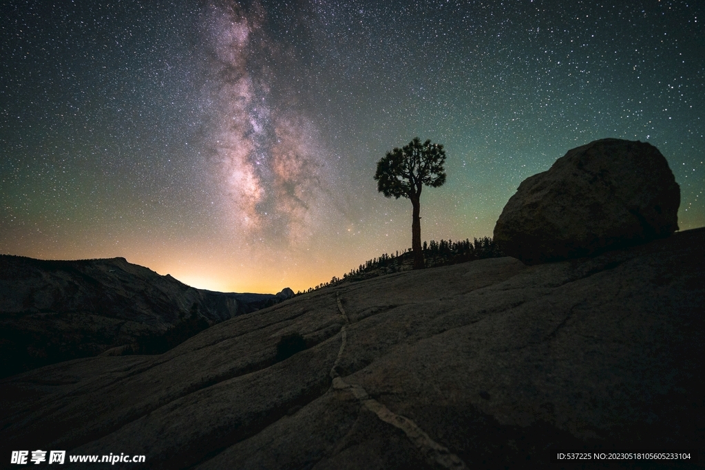 星空与山