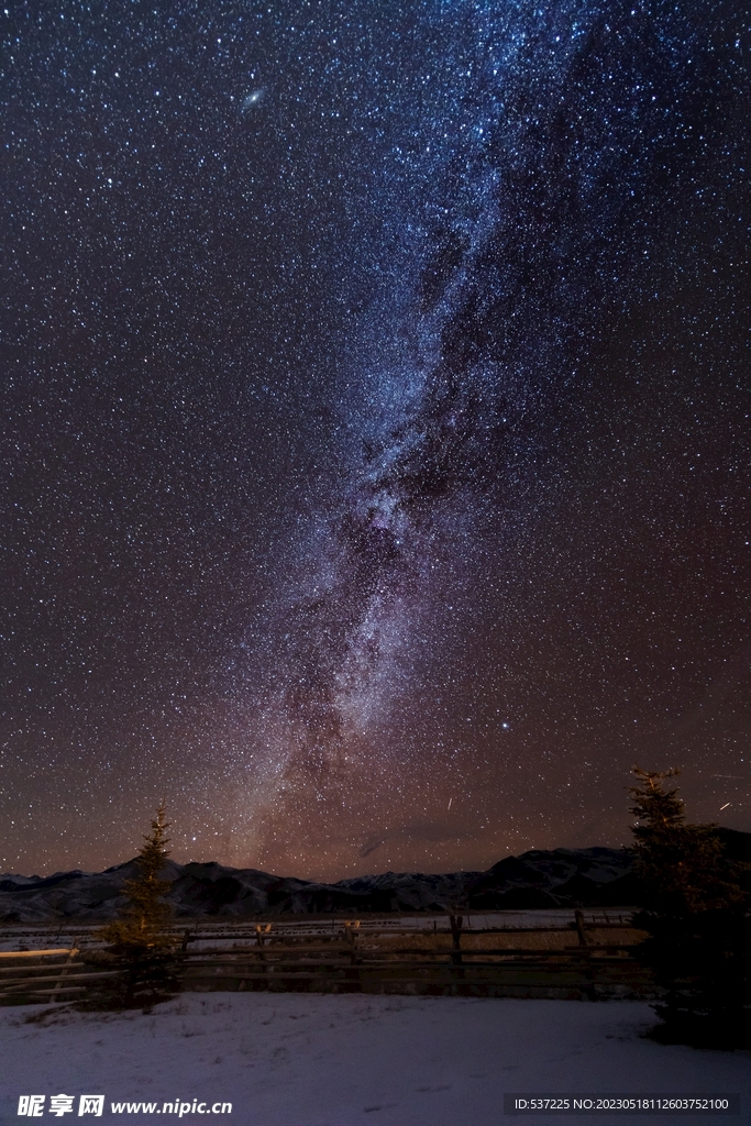 湖与星空