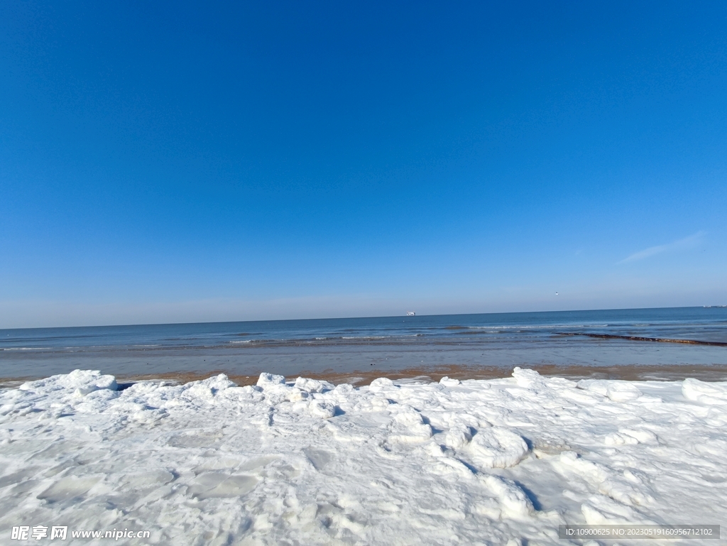 雪后海滩