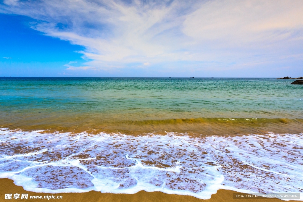 海水与沙滩