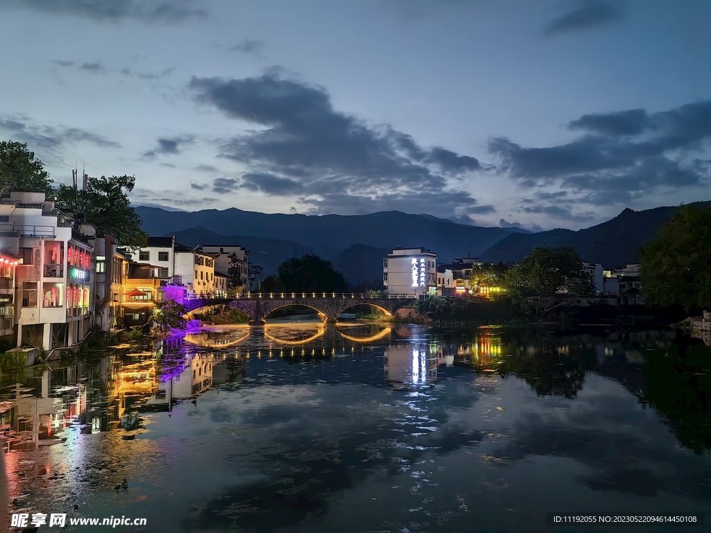 宏村夜景