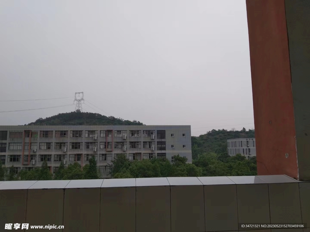学校视角
