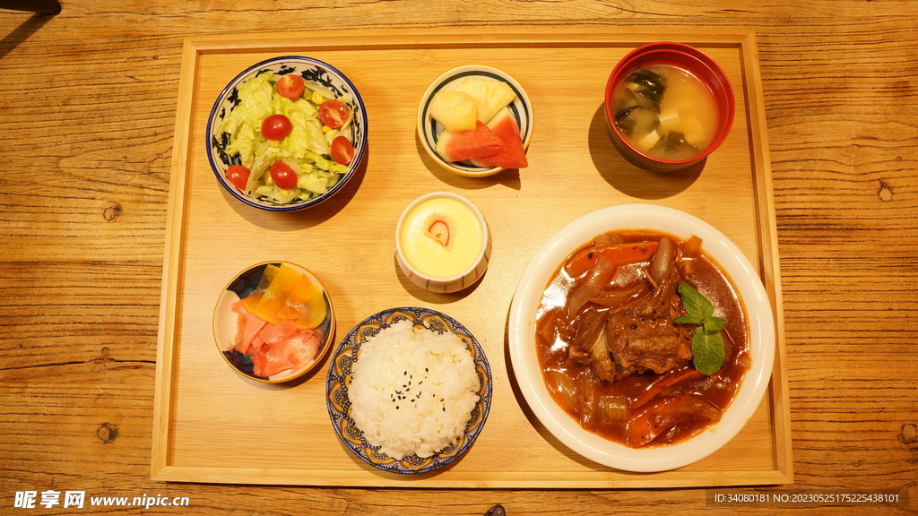 秘制牛肉定食