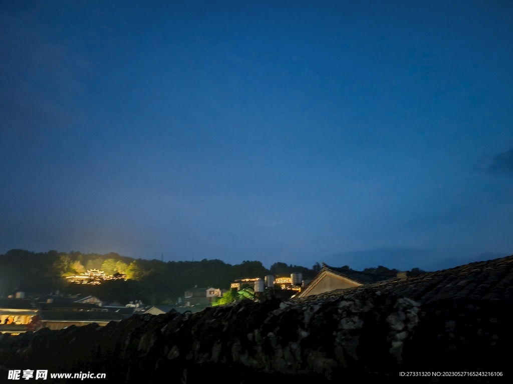 小镇夜景