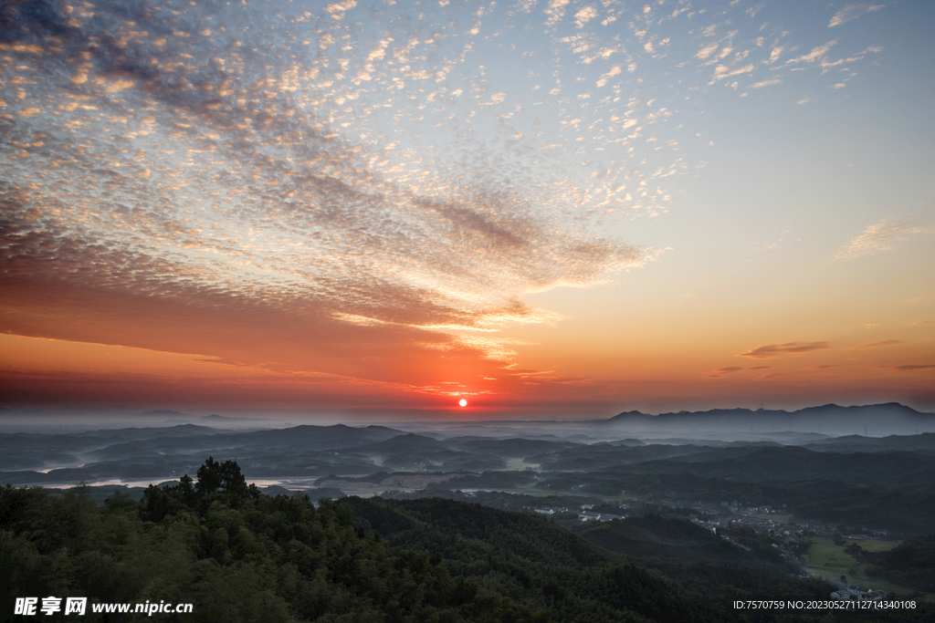 大山 摄影图  景观   蓝天