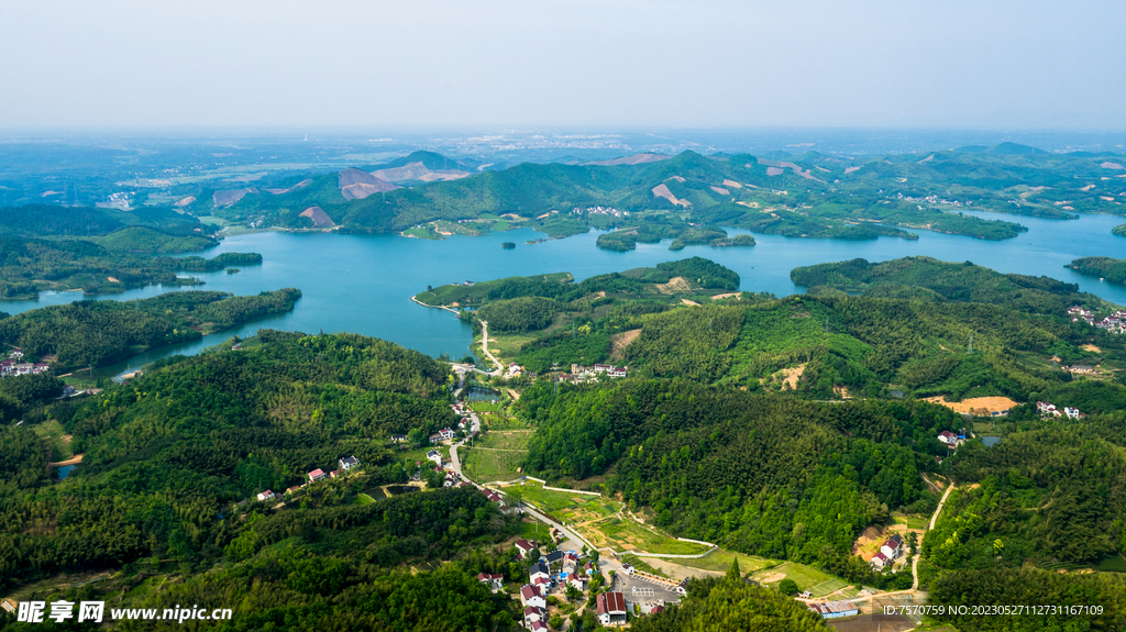 大山 摄影图  景观   蓝天