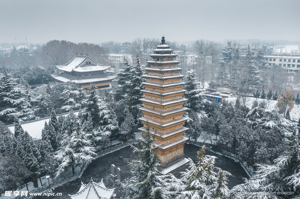 洛邑古城齐云塔