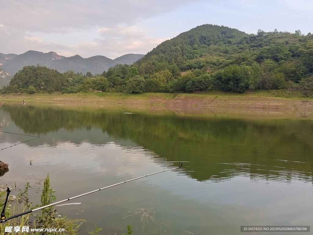 小河