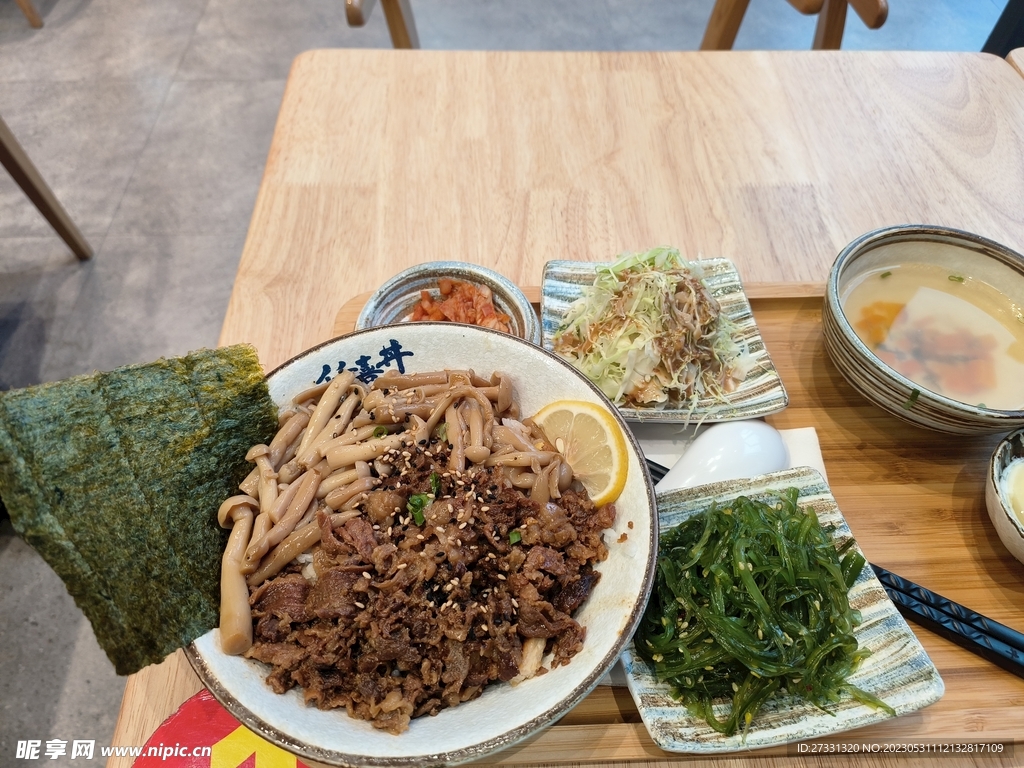 日式肥牛饭