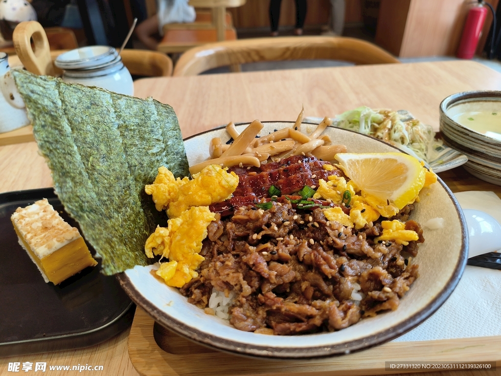 日式鳗鱼肥牛饭