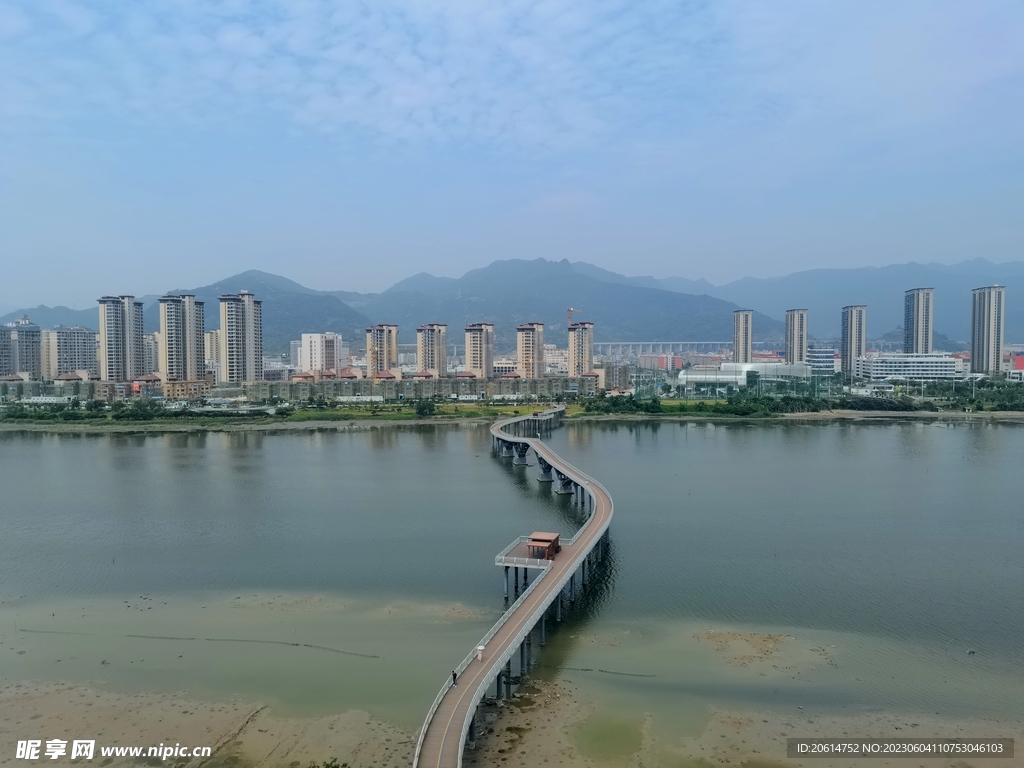 美丽的海边城市风景