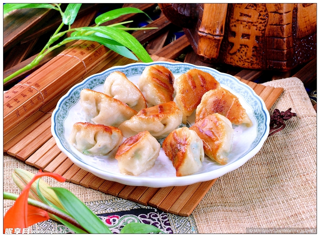 生煎锅贴美食