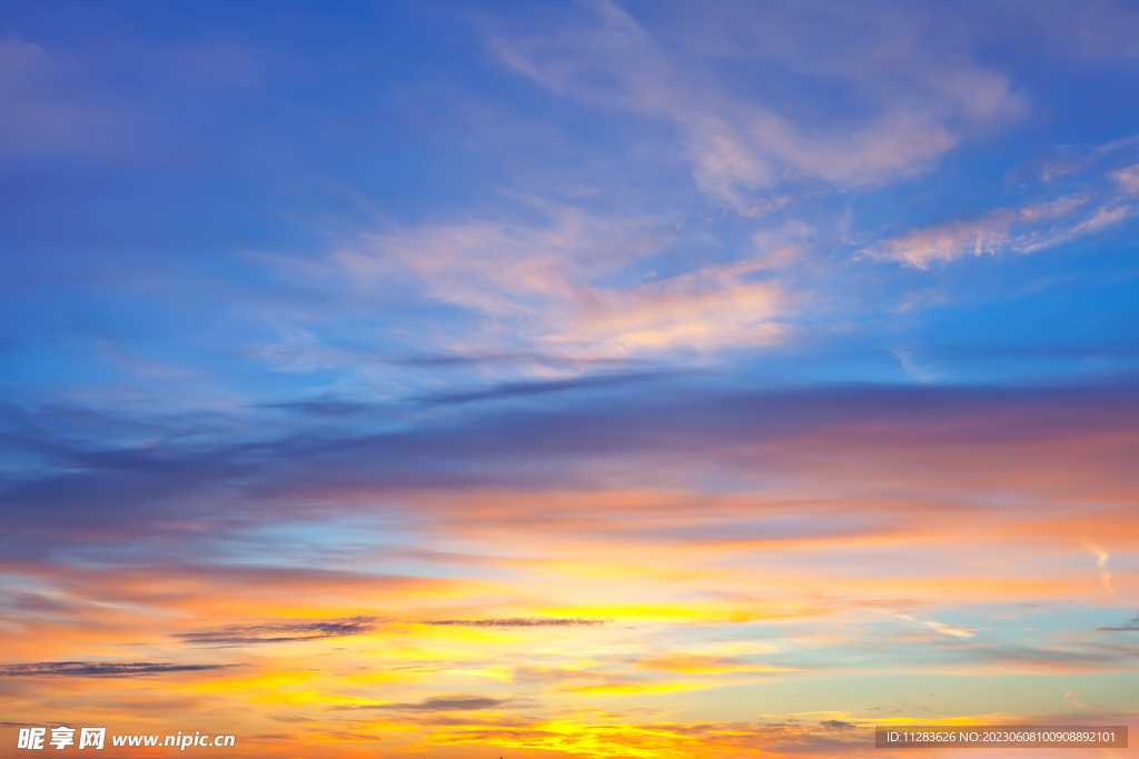 朝霞天空