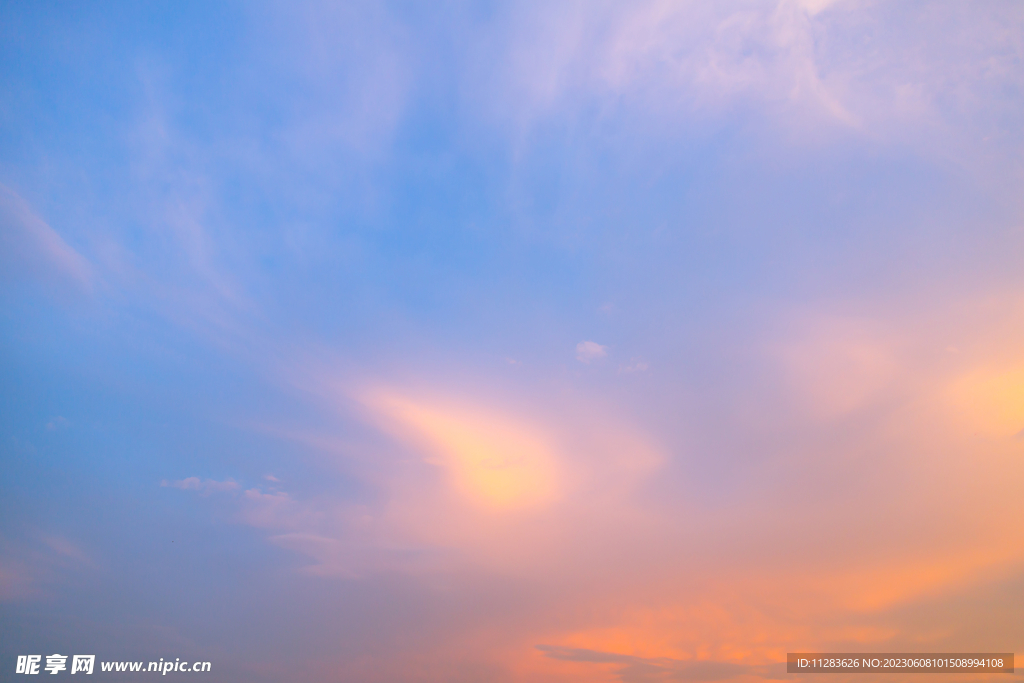 早晨天空背景