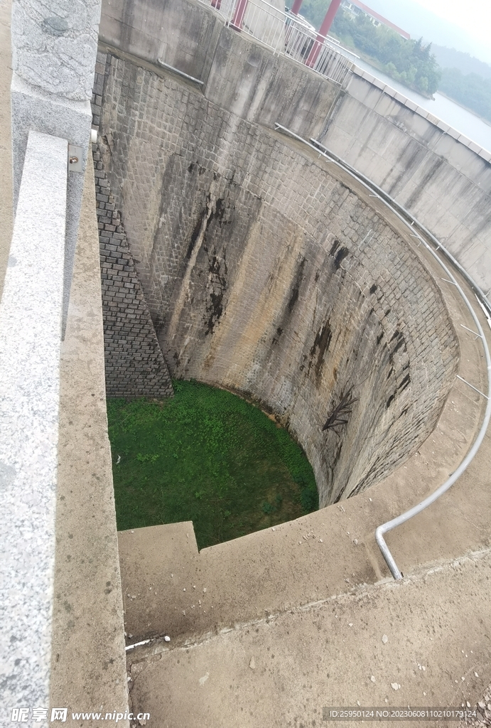 淌水涯