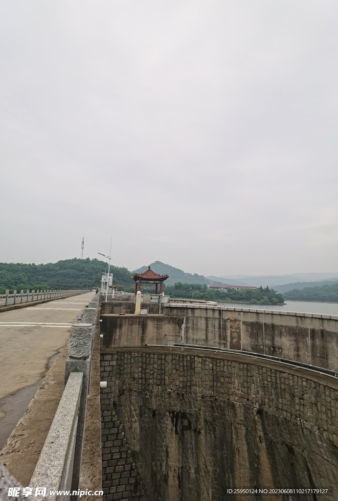 淌水涯