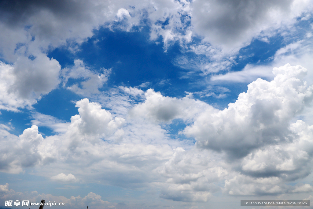 蓝天白云