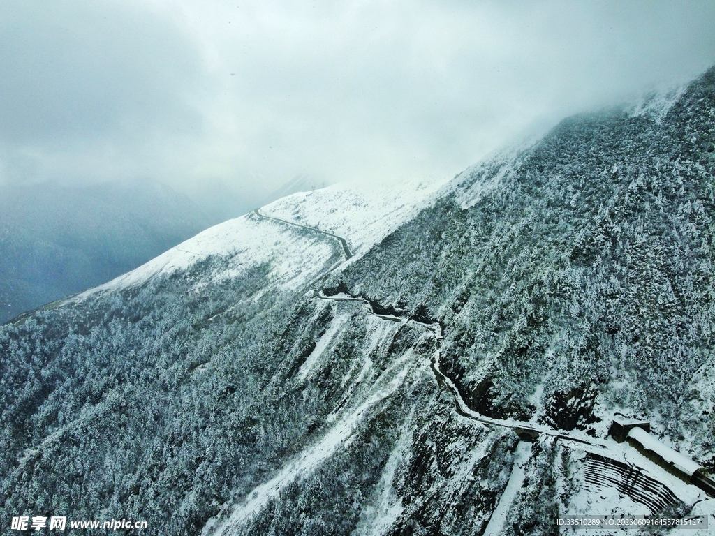 雪山