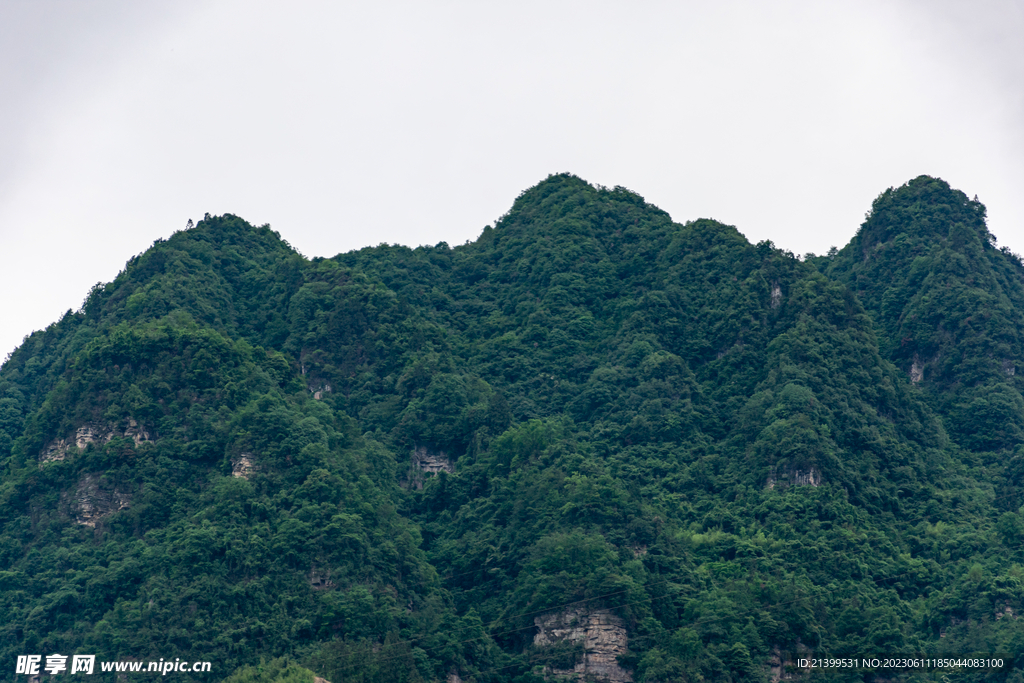 山峰