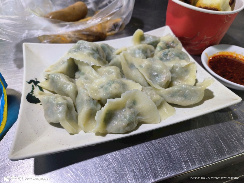 韭菜鸡蛋馓子水饺