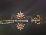 临海东湖楼阁夜景