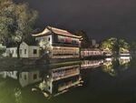 临海东湖楼阁夜景