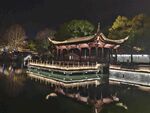 临海东湖楼阁夜景