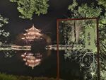 临海东湖楼阁夜景