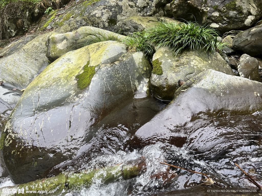 溪流