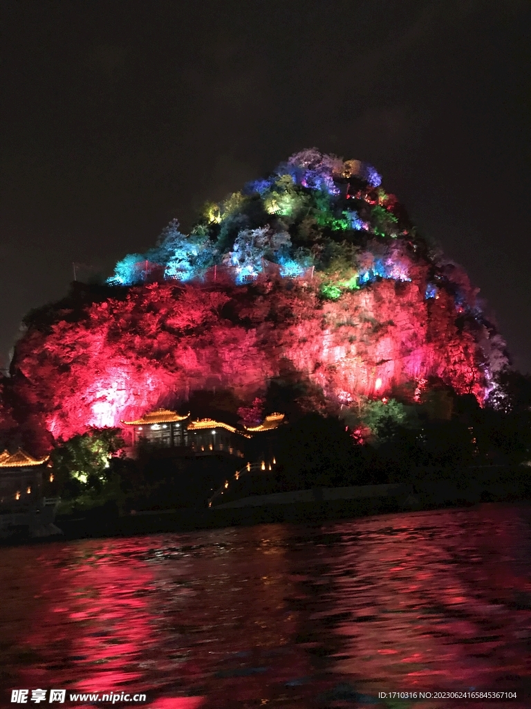 湖边夜景