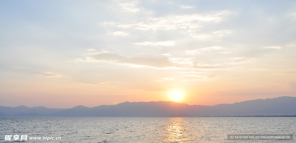 天空夕阳