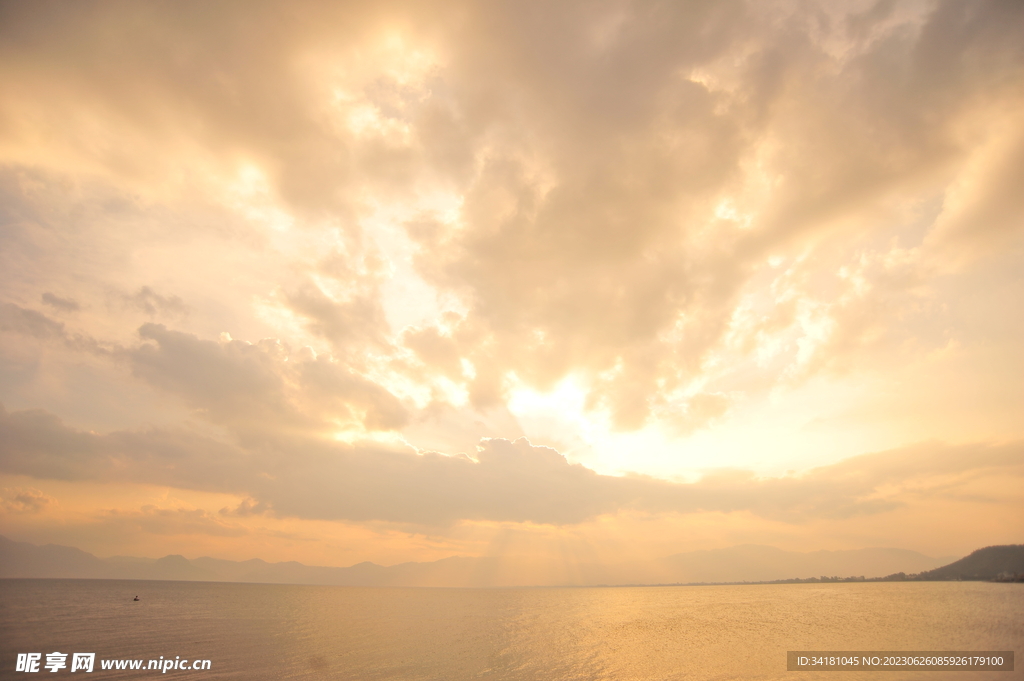 天空夕阳唯美