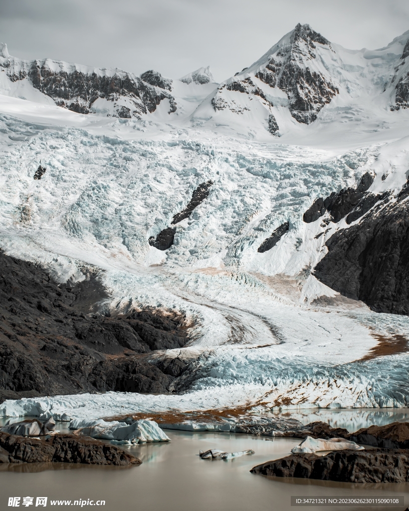 雪山成河