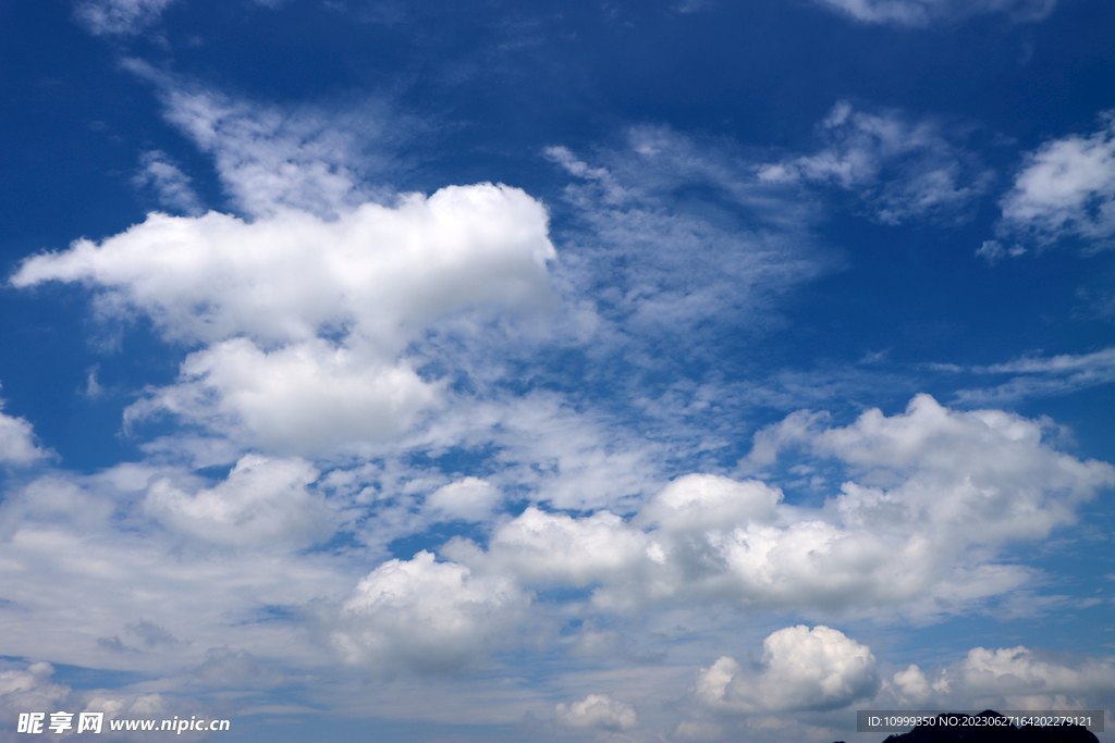 蓝天白云