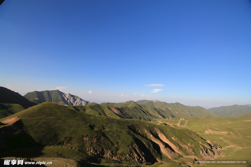 山脉峡谷