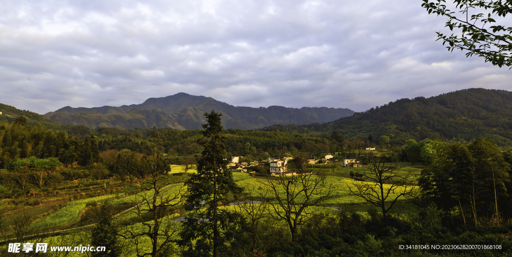 山峰峡谷