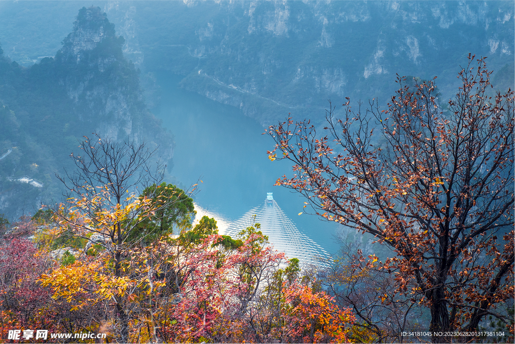 山脉峡谷