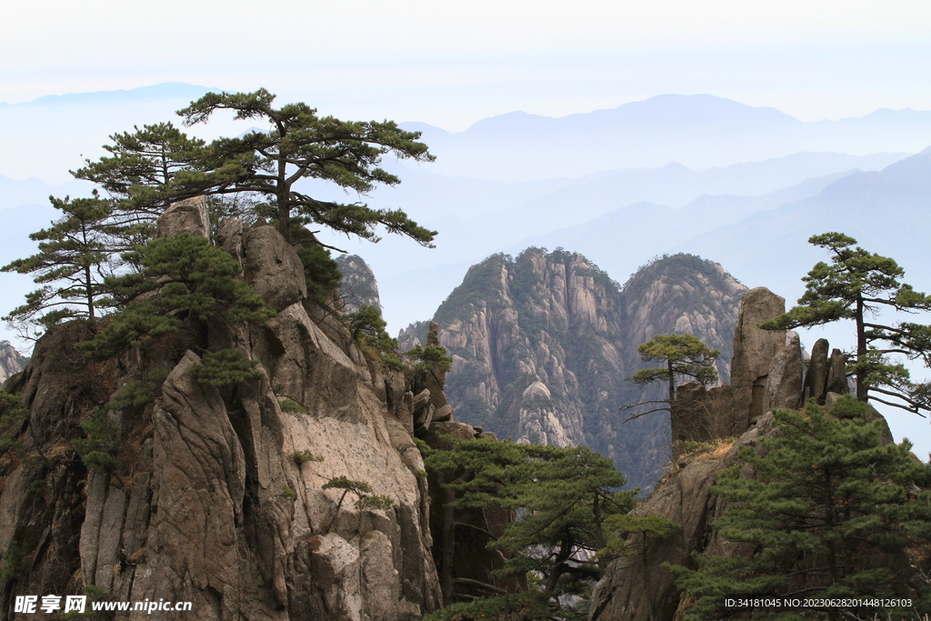 山脉峡谷
