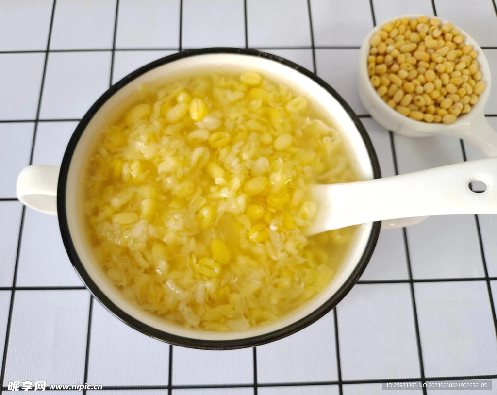 一碗小米粥和一碗玉米面粥哪个热量高?哪个营养更丰富? 烹饪